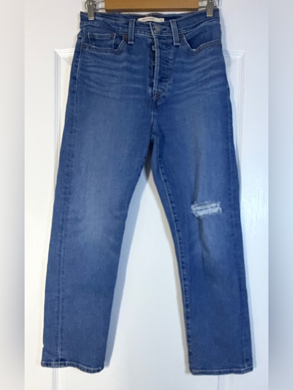 Levi’s Wedgie Straight Leg Jeans Women’s 27 High Rise Medium Wash Distressed